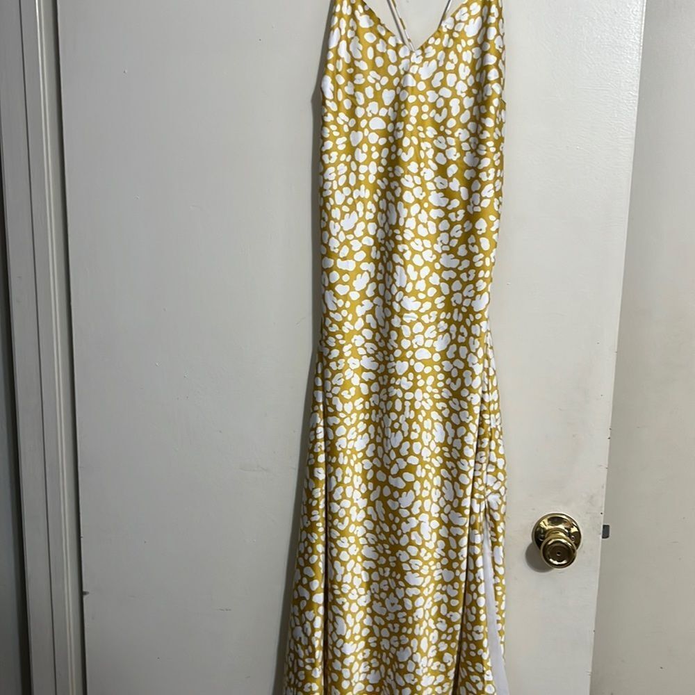 Lulu’s satin spaghetti strap midi dress